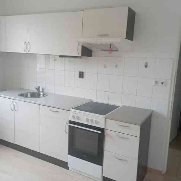 Pronájem garsonky pro samoživitelku - Ostrava - foto 2