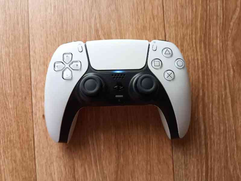PS 5 + ovladač DualSense a 5 her (Uherské Hradiště) - foto 2