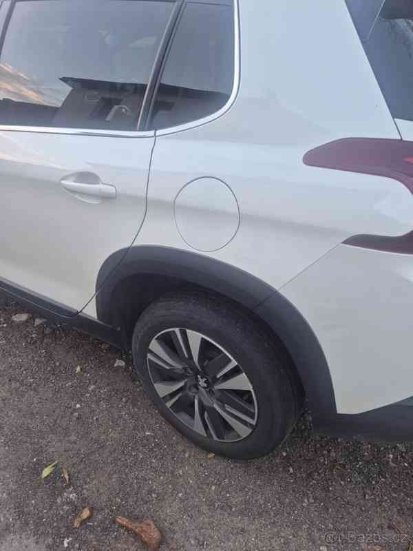 Peugeot 2008 1,6 - foto 4