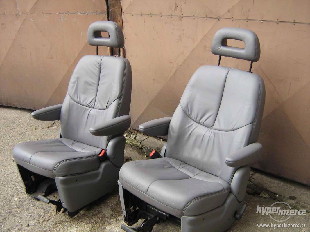 Kapitánské sedačky Dodge Grand Caravan, Chrysler Voyager - foto 1