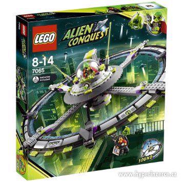 LEGO 7065-1 - Alien Mothership - foto 2