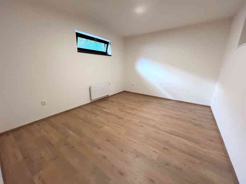 PRONÁJEM ČTYŘ KANCELÁŘÍ S VEŠKERÝM ZÁZEMÍM V BRNĚ–ŠTÝŘICÍCH - foto 8