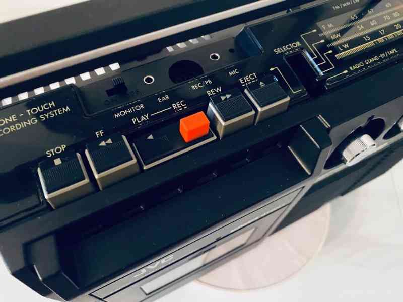 Radiomagnetofon JVC RC-222LE, rok 1978 - foto 11