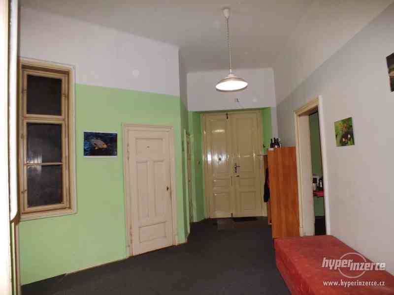 Nabízím k prodeji prostorný byt 3,5+1 v centru Brna - foto 12