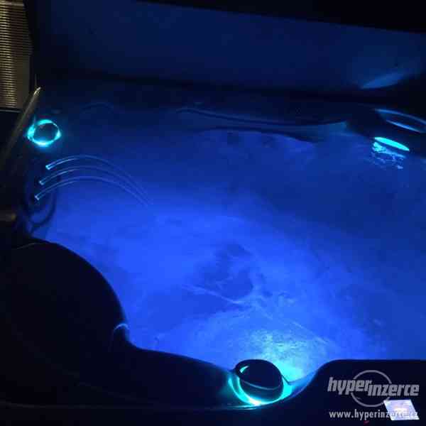Vířivka HotSpring - foto 5