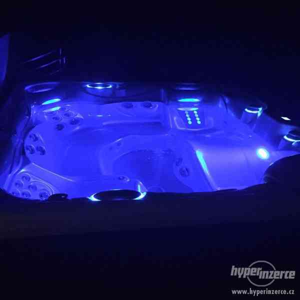 Vířivka HotSpring - foto 10