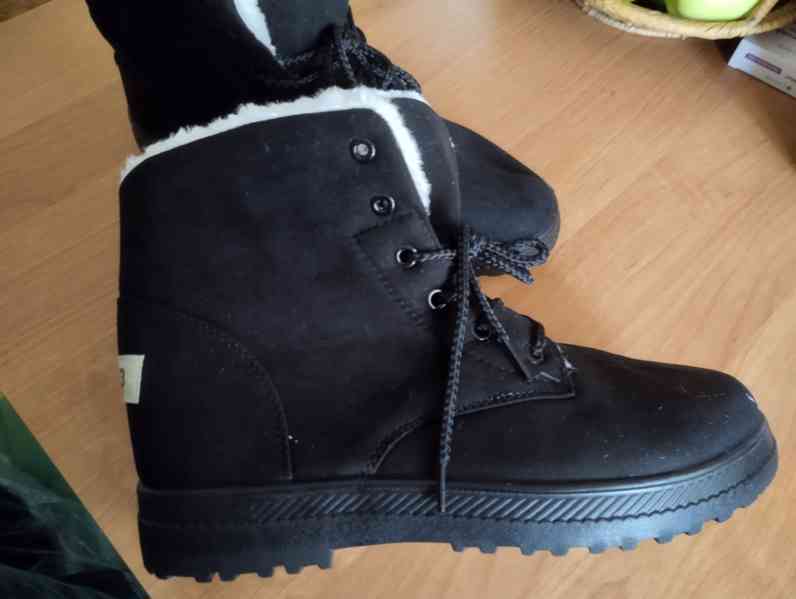 Nové kotníčkové boty s kožíškem č.42 - foto 3