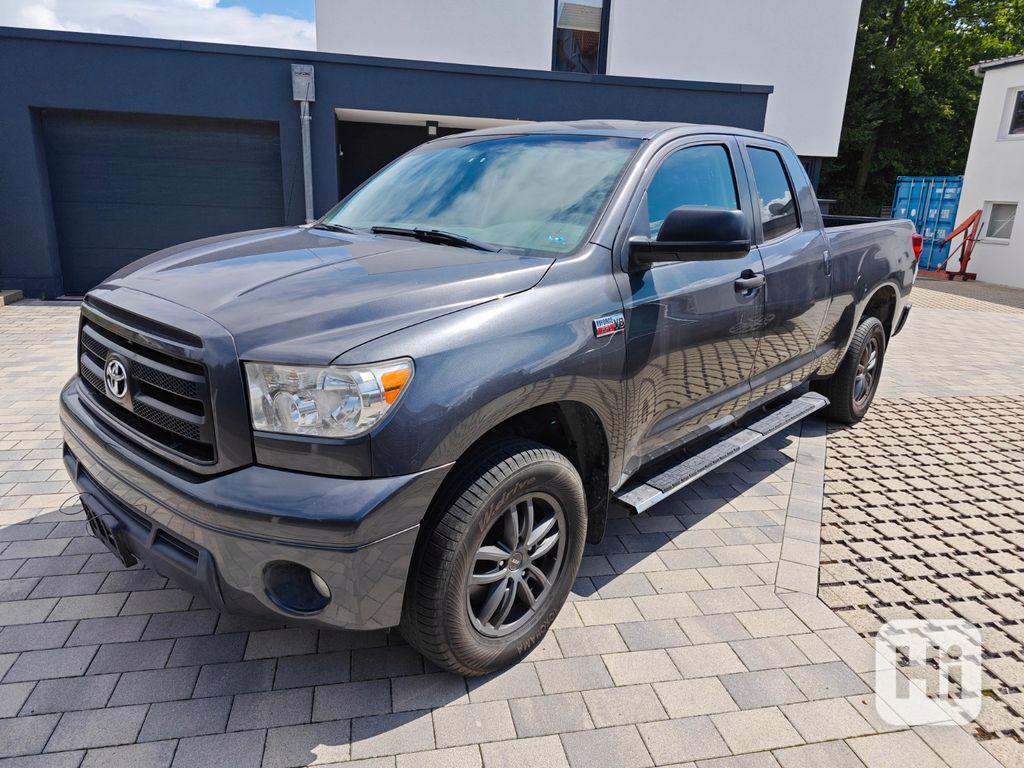 Toyota Tundra 5,7 V8 benzín 284kw - foto 1