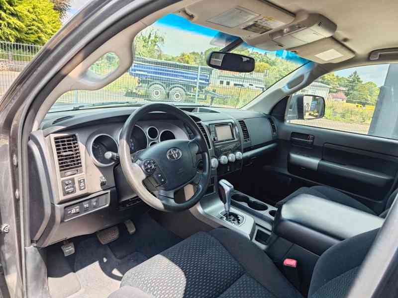 Toyota Tundra 5,7 V8 benzín 284kw - foto 3