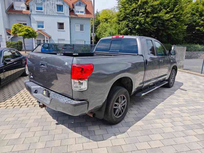 Toyota Tundra 5,7 V8 benzín 284kw - foto 5