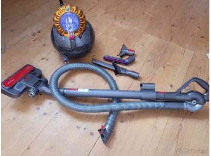 Prodám bezsáčkový vysavač Dyson Big Ball Allergy 2 