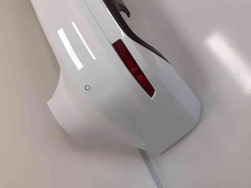 Zadní nárazník 5C6807421 VW Jetta VI, bílý - foto 3