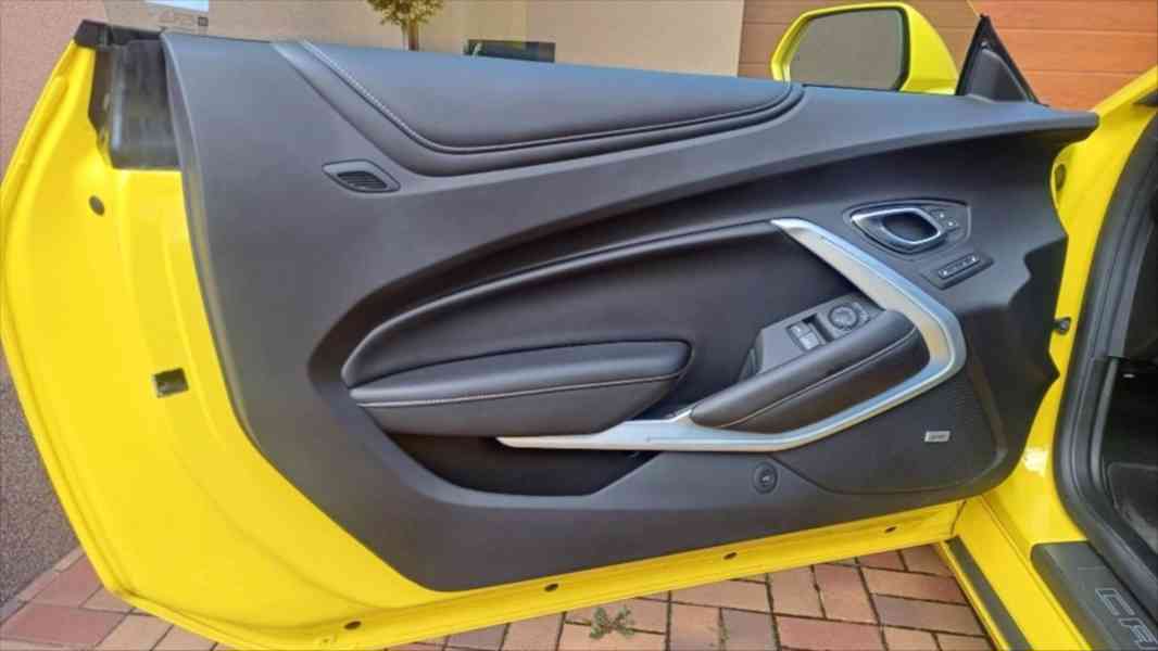 Chevrolet Camaro 2,0   T RS, automat, 29 tis km,2018 - foto 4