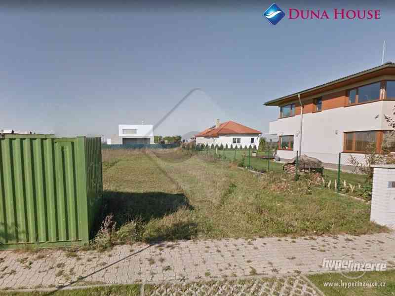Prodej stavebního pozemku 1301 m2, Zbuzaby, okres Praha - západ. - foto 1