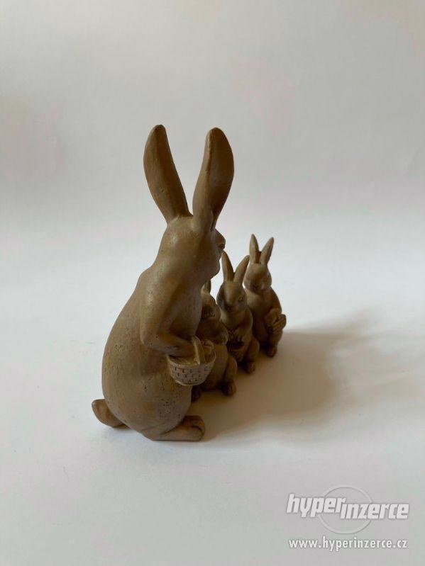 Zaječice se zajíčky socha dekorace - foto 4