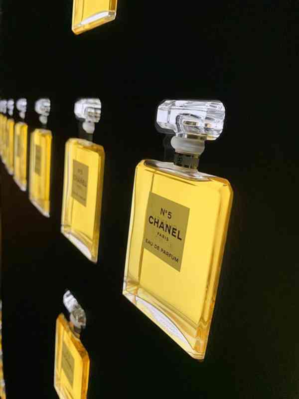 Levné parfémy, které rozhodně nevoní levně - foto 4