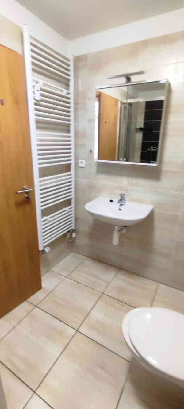 K pronájmu nový byt 2+kk Žižkovo náměstí, Znojmo - foto 5