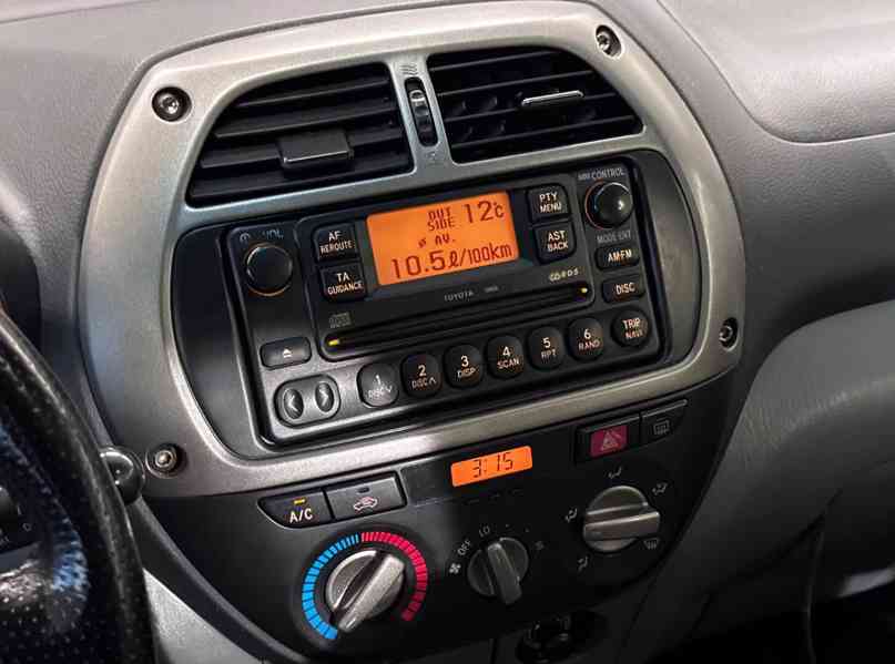 Toyota RAV 4 2.0i 4x4 Special benzín 110kw - foto 18