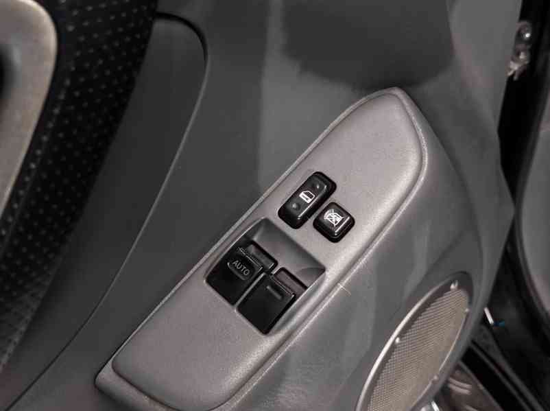 Toyota RAV 4 2.0i 4x4 Special benzín 110kw - foto 21