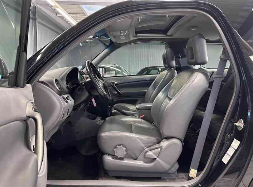 Toyota RAV 4 2.0i 4x4 Special benzín 110kw - foto 13