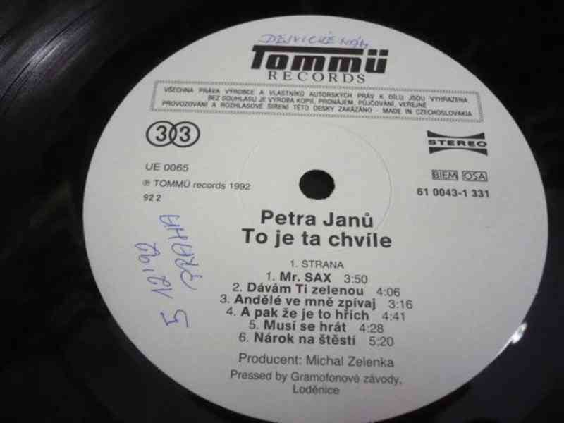 Petra Janů – To Je Ta Chvíle (LP) + podpis - foto 3