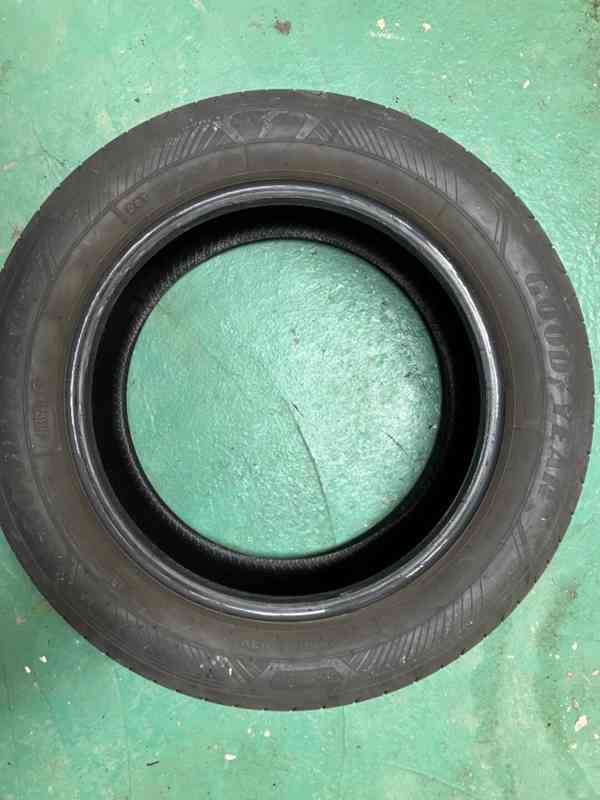 Letní GOODYEAR 215/55 R16 93V, 8 mm