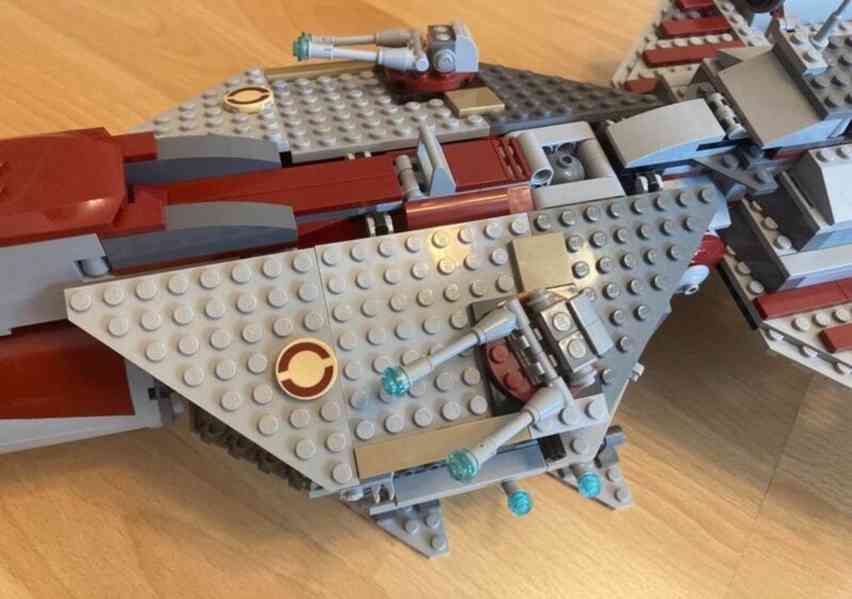 Prodám lego Star Wars 7964 Republic Frigate - bazar - Hyperinzerce.cz