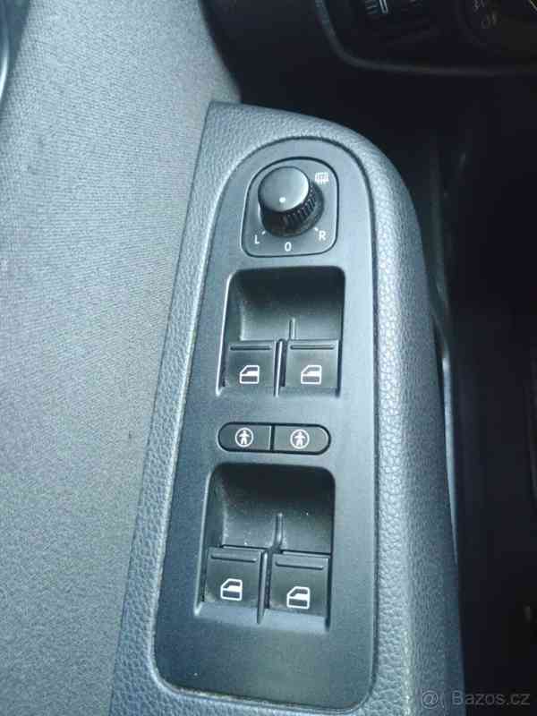 Volkswagen Sharan 2,0   TDI 103kW provozovaný ČR - foto 12