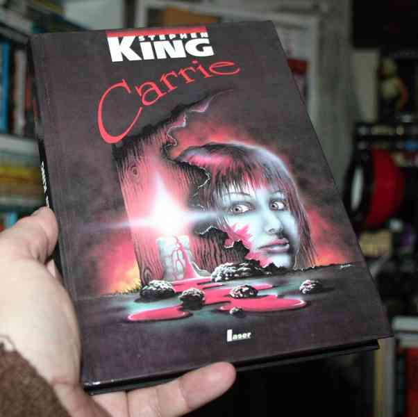 CARRIE - Stephen King