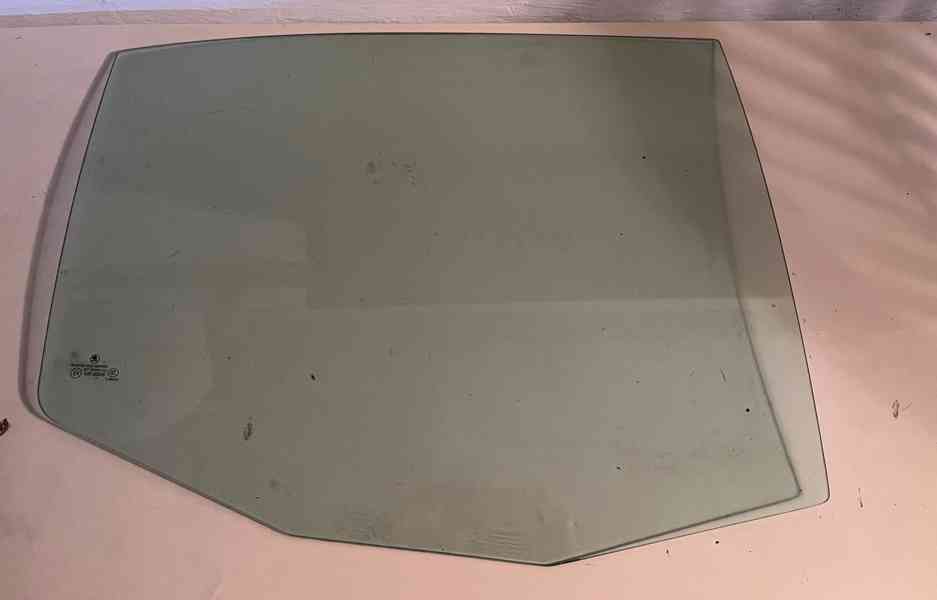 Sklo do dveří OCTAVIA tónované - sada - foto 6