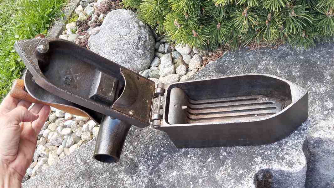 Obrovská komínová stará žehlička 8,42kg! D.R.G.M. - foto 8