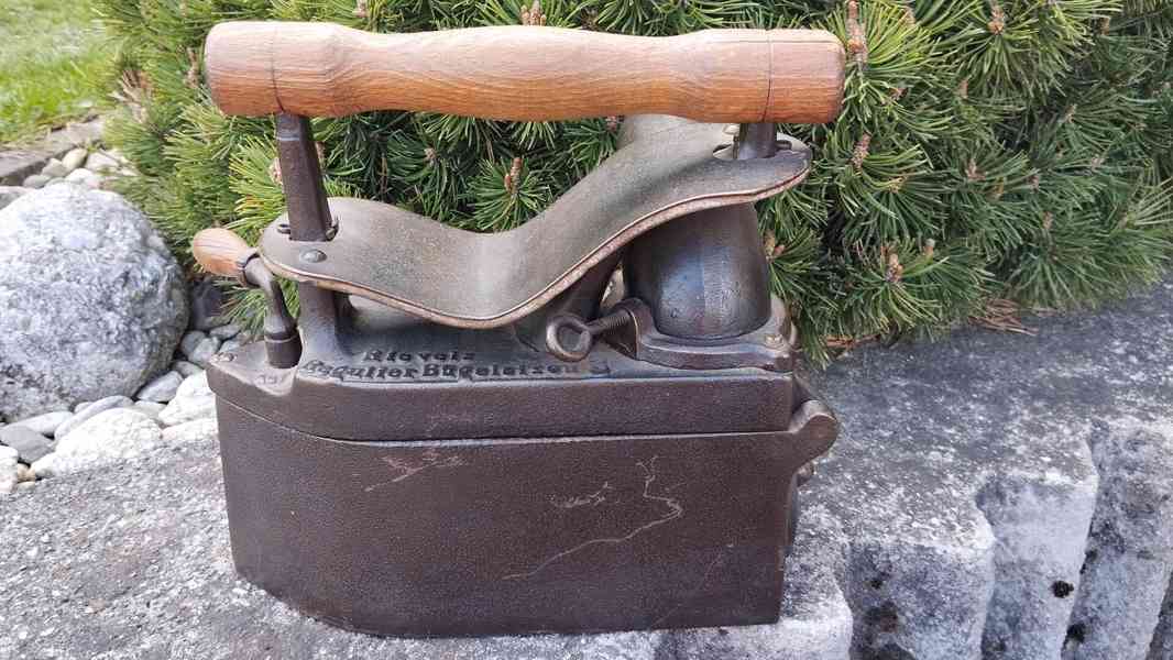 Obrovská komínová stará žehlička 8,42kg! D.R.G.M. - foto 14