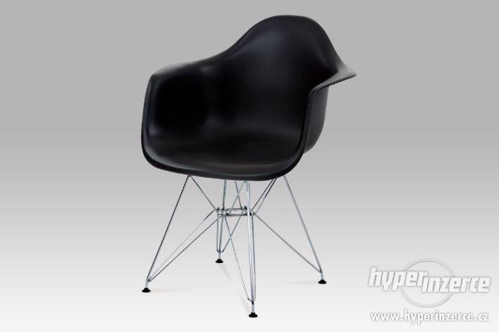 Jídelní designová židle Plastic - foto 1