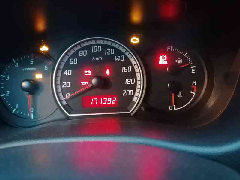 Suzuki Swift 1,3 DDiS - foto 1