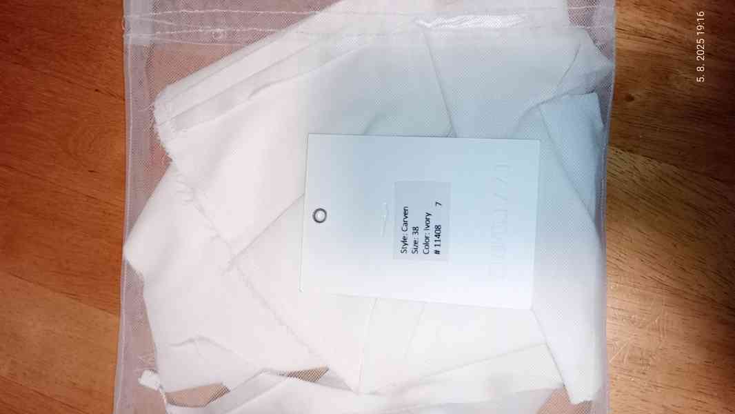 Svatební Šaty Carven s rozparkem, od Eva Lendel - foto 2