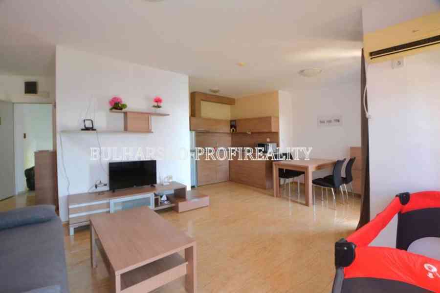 Exkluzivní podkrovní apartmán s dechberoucím výhledem na moř - foto 9