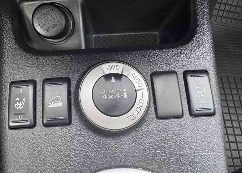 Nissan X-Trail 2.5i Executive LE AUT benzín 124kw - foto 18