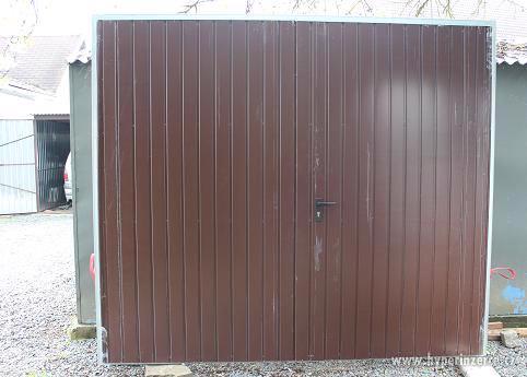 Dvoukřídlá garážová vrata zateplená 2 600 mm x 2 100 mm - foto 1