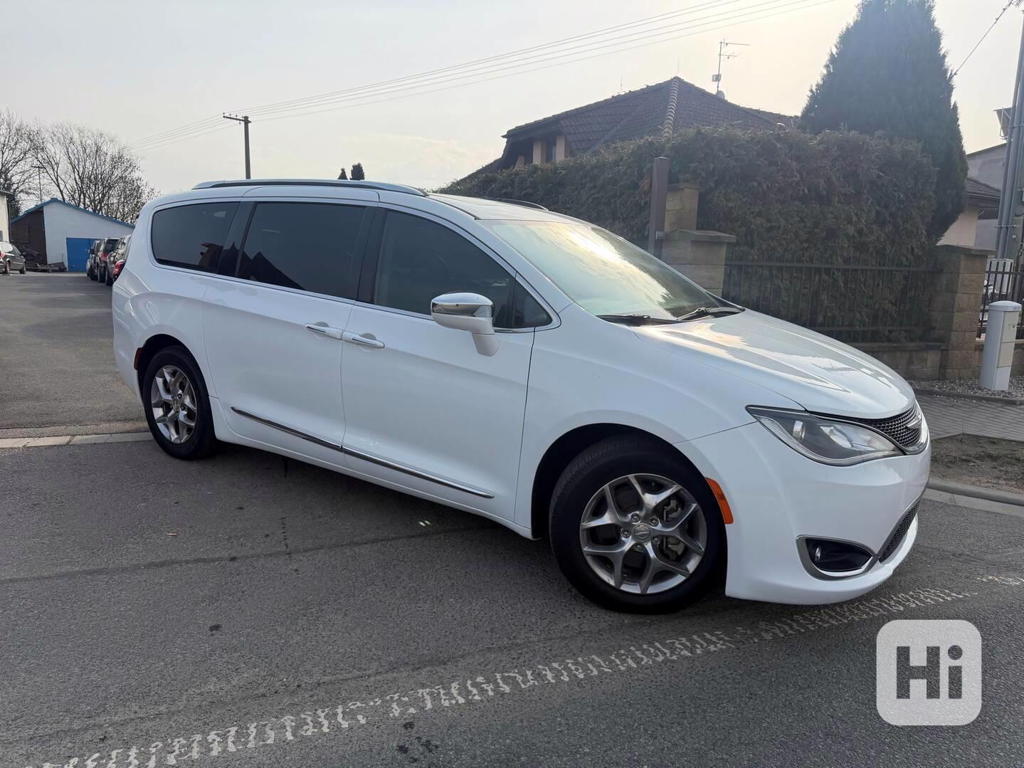 Chrysler Pacifica 3,6 RU Panorama Limited 2018 - foto 1