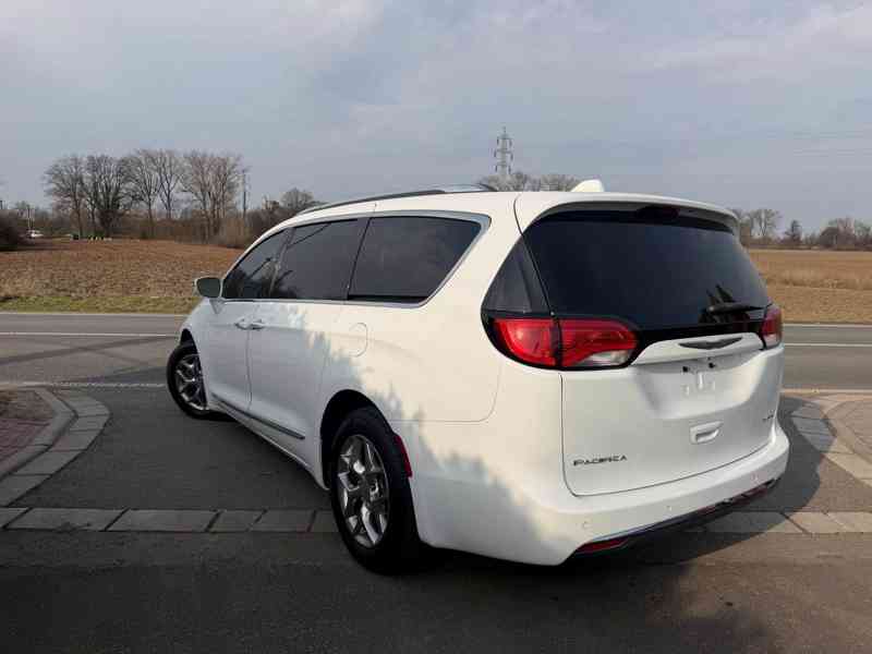 Chrysler Pacifica 3,6 RU Panorama Limited 2018 - foto 3
