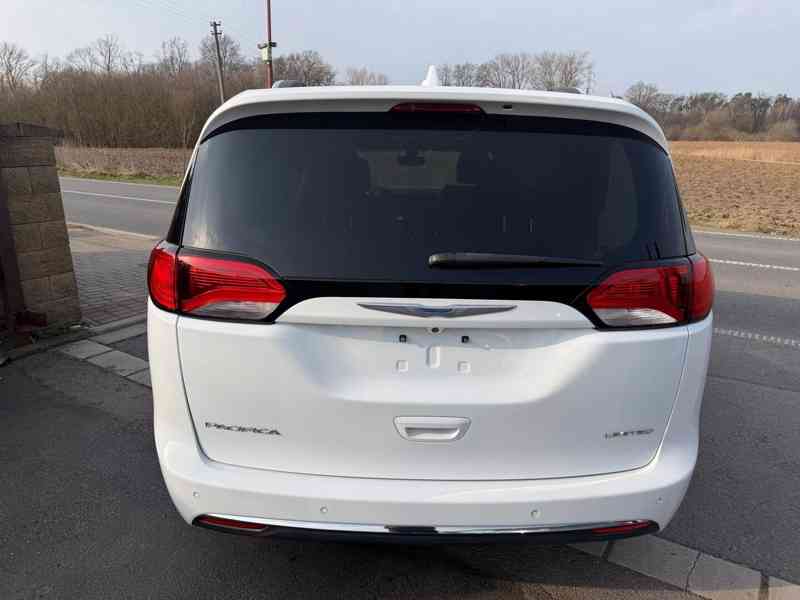 Chrysler Pacifica 3,6 RU Panorama Limited 2018 - foto 5