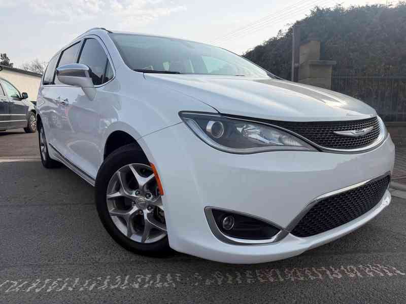 Chrysler Pacifica 3,6 RU Panorama Limited 2018 - foto 6
