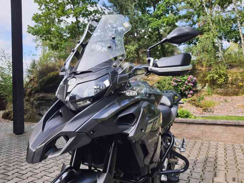 Benelli TRK 502 X - SUPER STAV 105.000,- Kč - foto 18