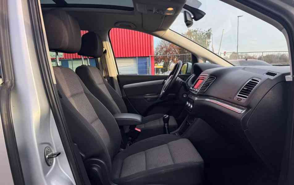 Volkswagen Sharan 2,0 TDI Comfortline 103kw - foto 12
