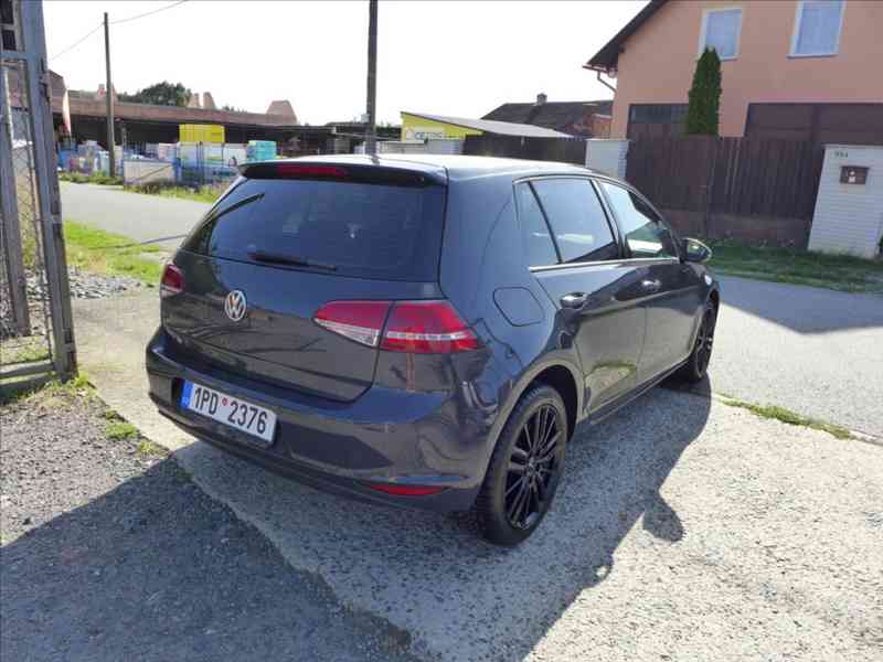 Volkswagen Golf 1,2 TSI DIGI KLIMA, 1.MAJITEL - foto 3