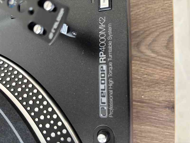 Reloop RP-4000 MK2 + originální kryt – jako nový - foto 2