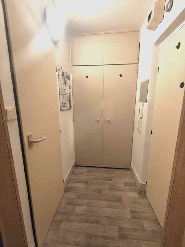 Hradec Králové - Pronájem bytu 1+kk s lodžií - foto 8