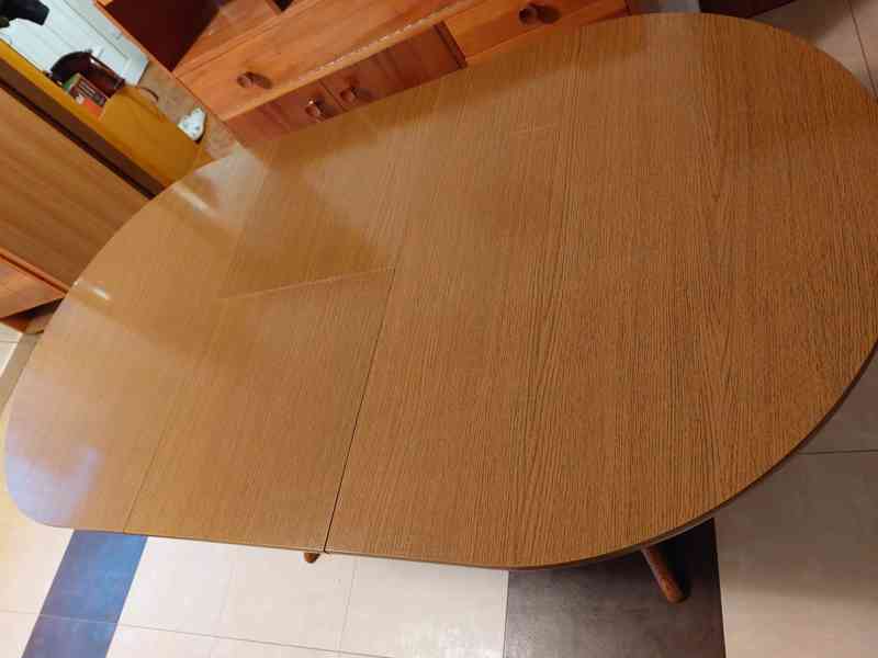 jídelní stůl + 6 židlí - foto 2