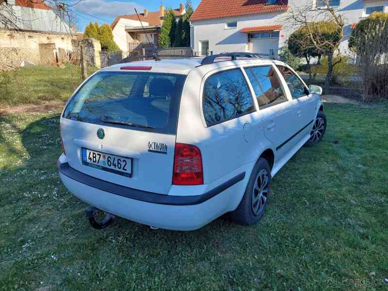 Škoda Octavia Combi Tour 1.6 MPI - foto 10