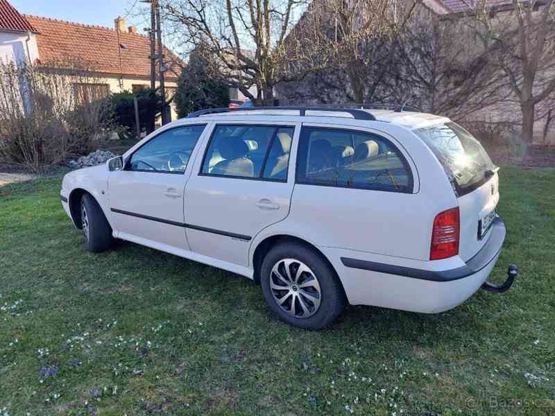 Škoda Octavia Combi Tour 1.6 MPI - foto 13